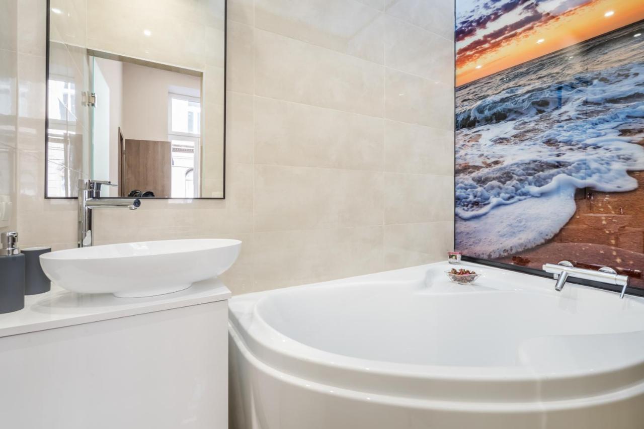 Chic Comfort Suite For 6 By Oktogon Budapest Exteriör bild